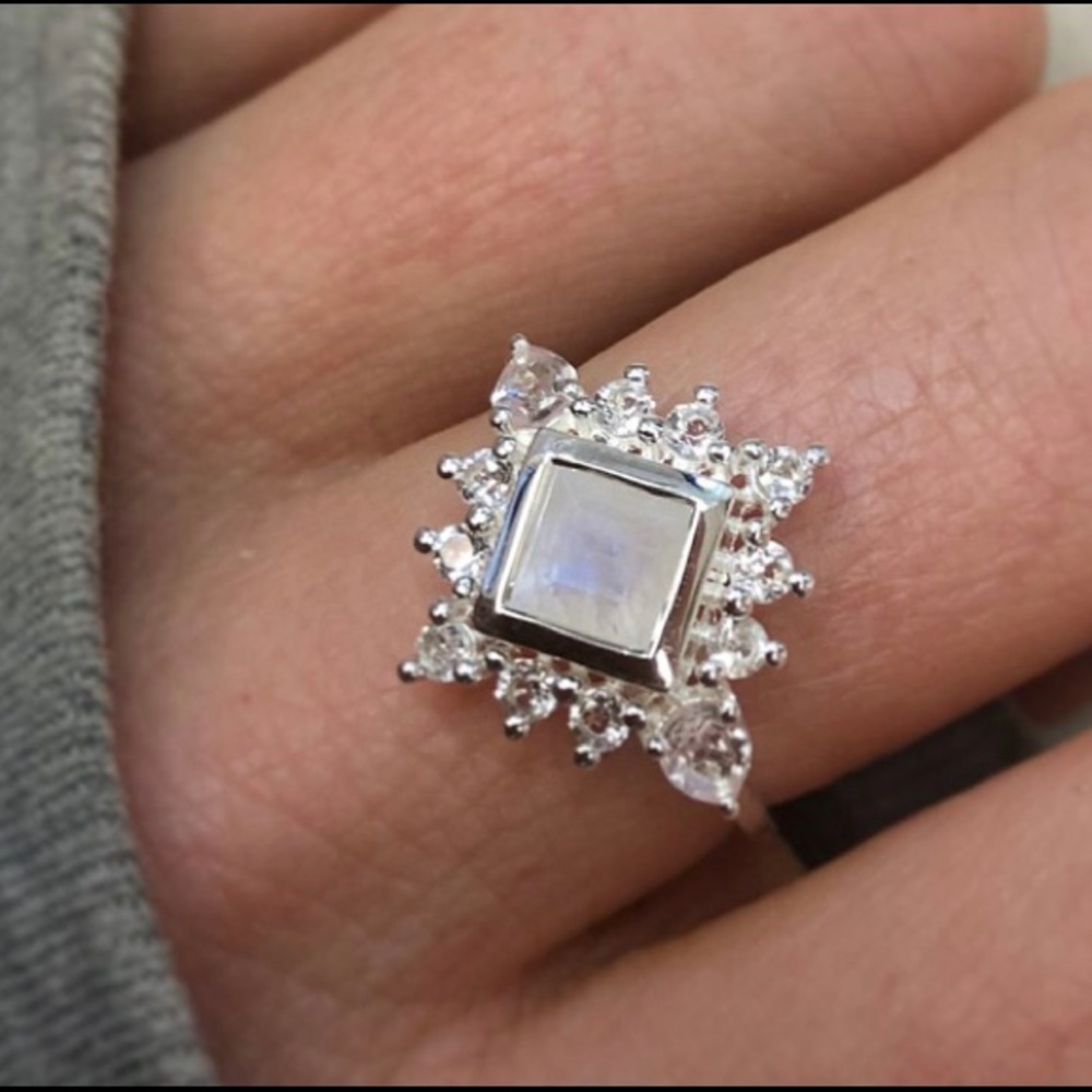 Local eclectic LA KAISER moonstone silver ring sz6